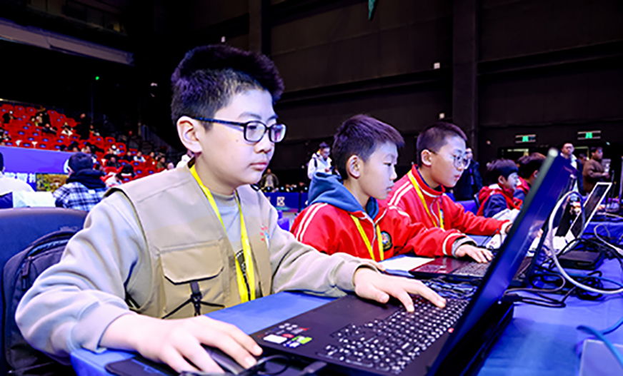 “亦航杯”中小学飞行器数智挑战赛举办