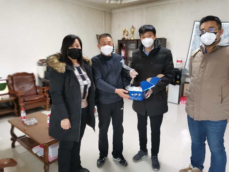 市人防办法规处党支部向黄村镇狼垡地区捐赠防疫设备.jpg