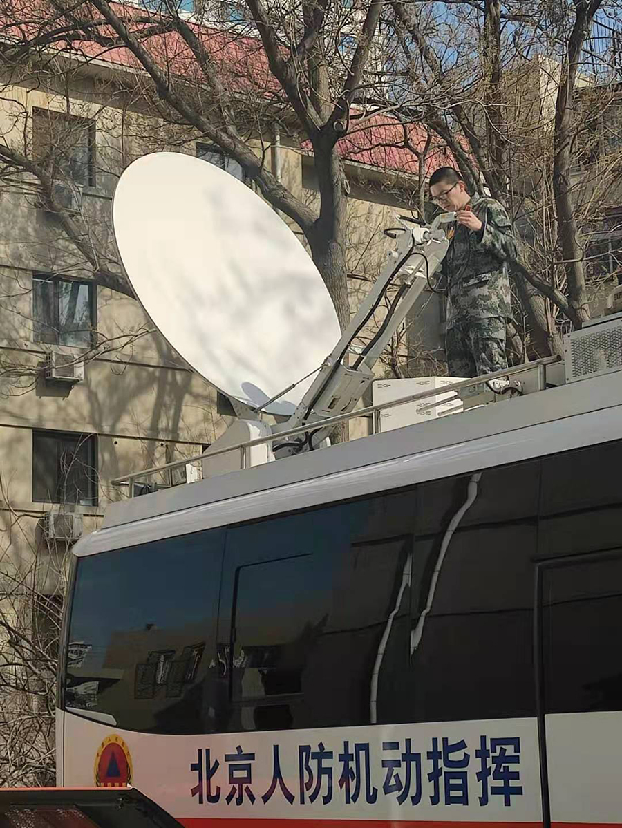 卫星天线检查.jpg