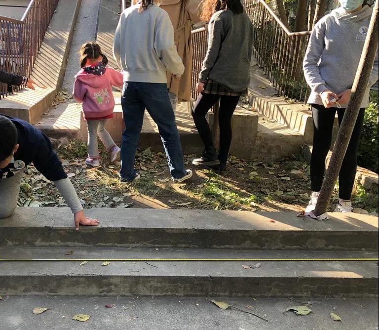 北京海淀微信公众号3月9日刊登“3米高、7米多长！海淀这个小区要修一座大滑梯……”