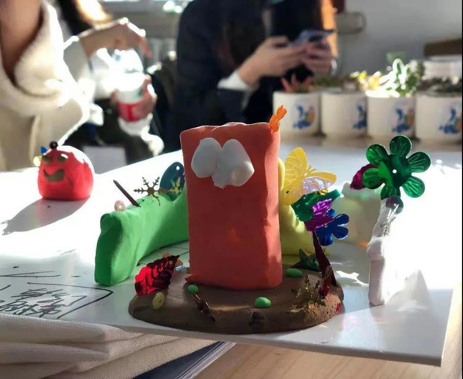 北京海淀微信公众号3月9日刊登“3米高、7米多长！海淀这个小区要修一座大滑梯……”