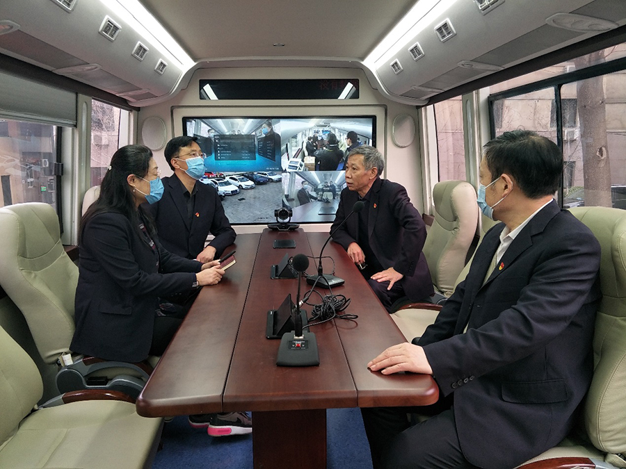 市人防办机关纪委对两会期间通信保障工作检查督导