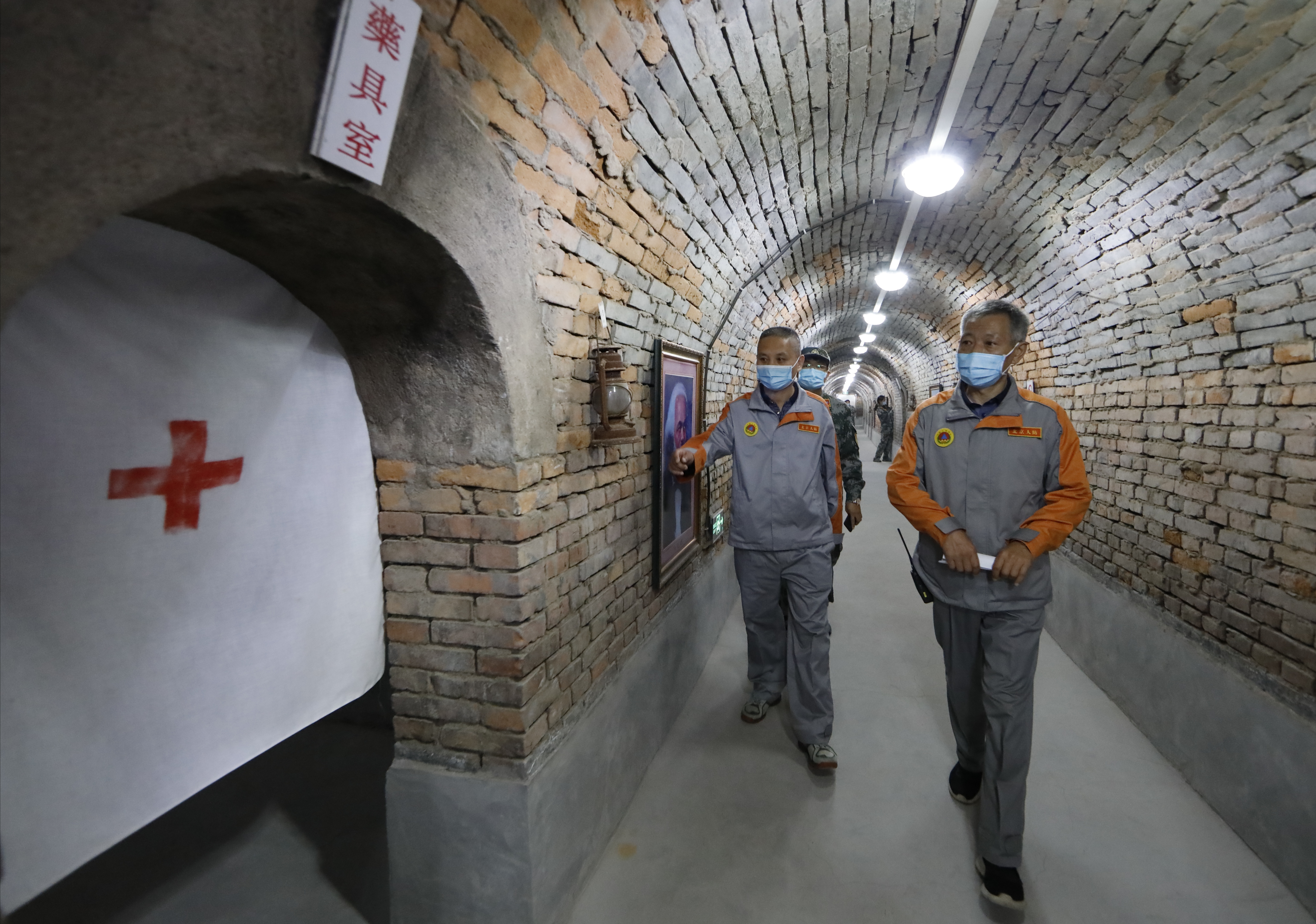 参观黄骅市旧城镇地下战备医院